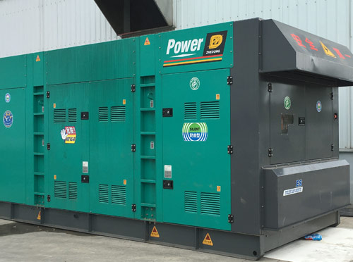 南岸升级发电机组的过程中需要注意哪些安全事项？