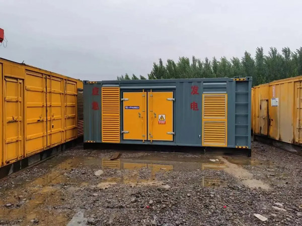 南岸柴油发电机如何判断干式空气滤清器是否需要更换？