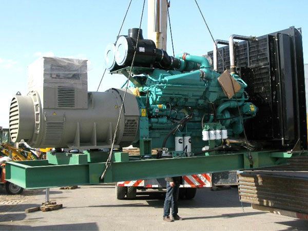 南岸冬季柴油发电机启动前，如何检查燃油标号是否适配？